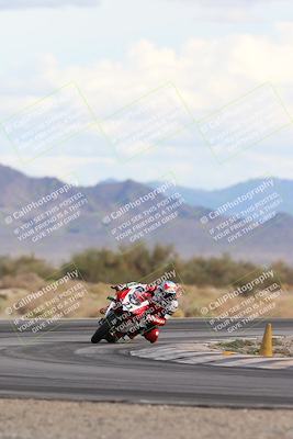 media/Nov-16-2025-Race Pace (Sun) [[8c5fa54630]]/Non Verified Riders (1st 20 Minutes)/5-Turn 15 (110pm)/